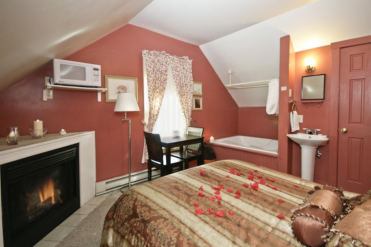 Spicer Castle Inn Exterior photo