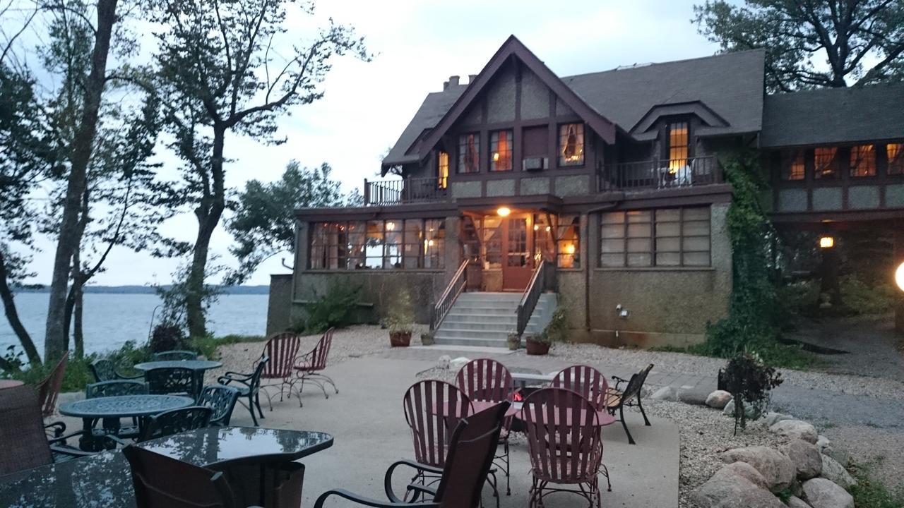 Spicer Castle Inn Exterior photo